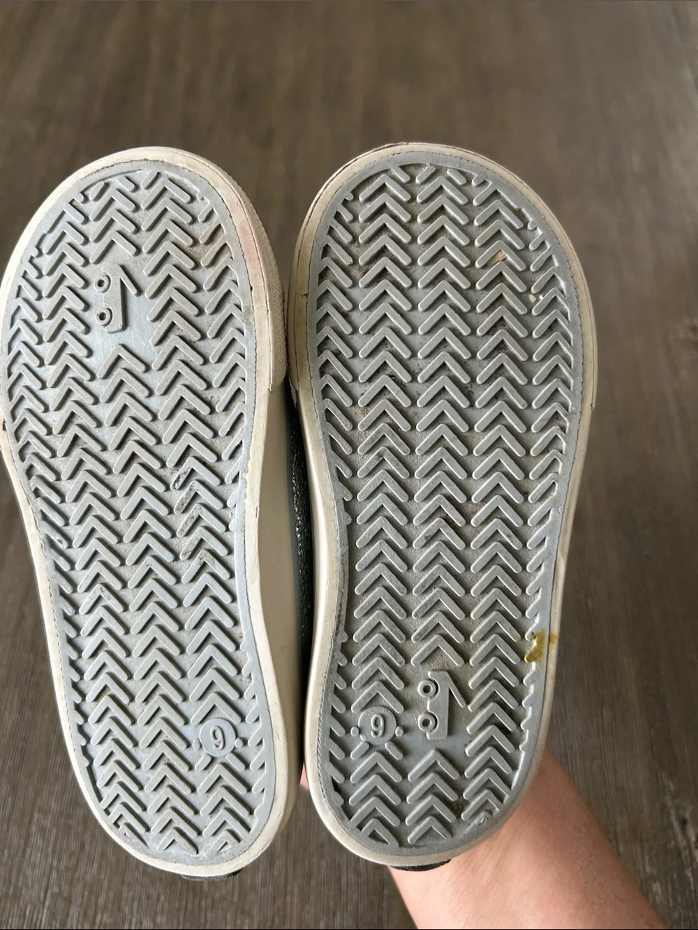 see Kai run Drew Silver, Gently Used, Size 9.